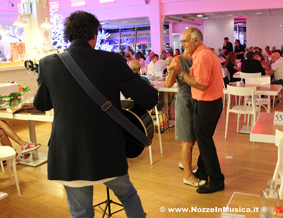 serenata al ristorante