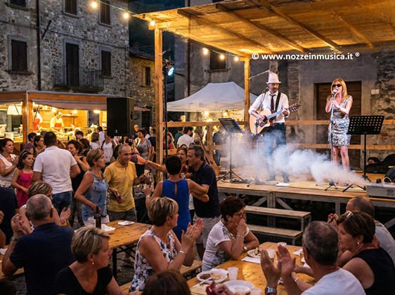 Musica per festa di piazza La Cassa