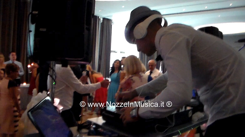 deejay per aperitivo party brunch