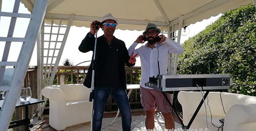 Organnizza la tua festa ingaggiando un cantante vocalist con deejay e Service al completo 