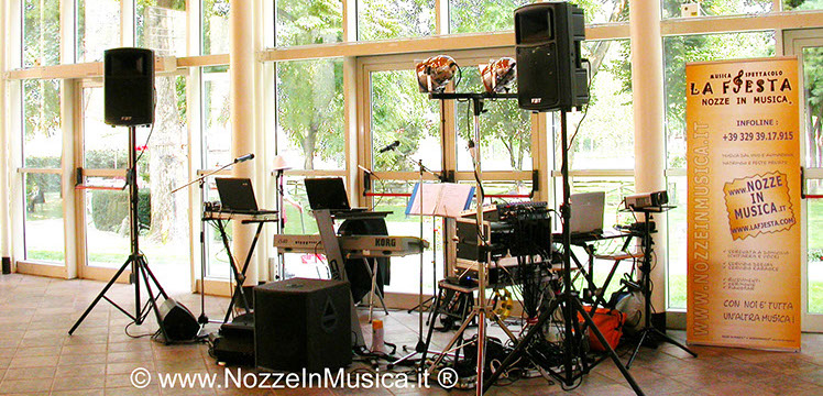 Postazione Musicale per Duo Trio Band con Palco