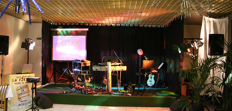 Postazione Musicale per Duo Trio Band con Palco